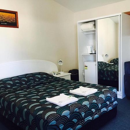 Springsure Overlander Motel ภายนอก รูปภาพ