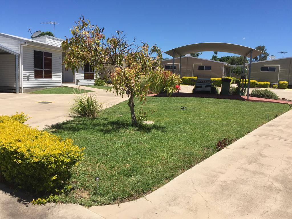 Springsure Overlander Motel ภายนอก รูปภาพ