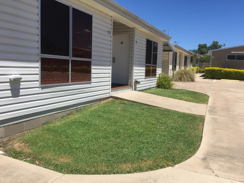 Springsure Overlander Motel ภายนอก รูปภาพ