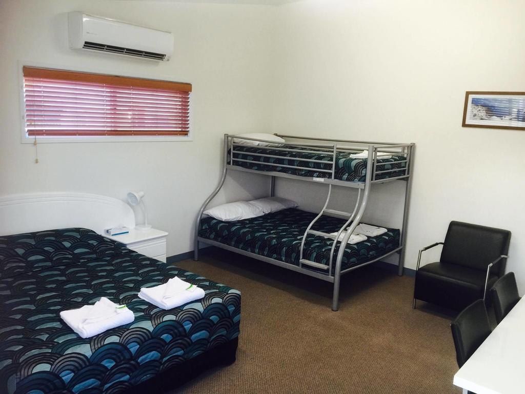 Springsure Overlander Motel ภายนอก รูปภาพ